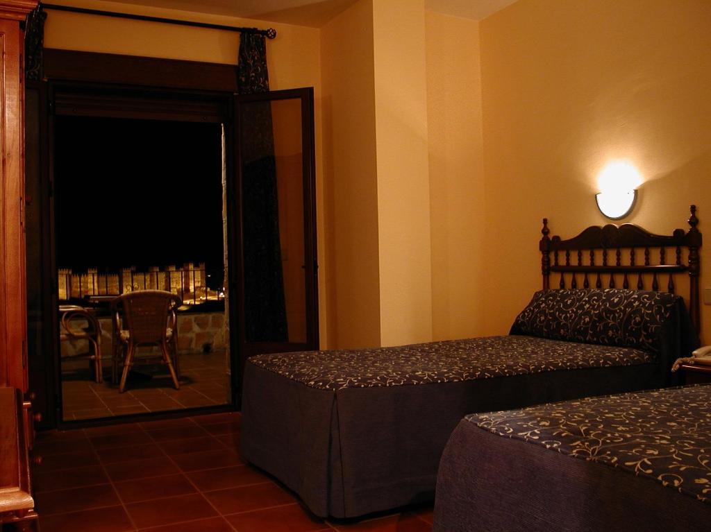 Baños de la Encina Hotel Restaurante Banos חדר תמונה
